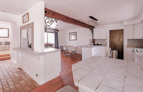 Central Malibu Other | Malibu Ocean Villa with King Hot Tub Beach BBQ