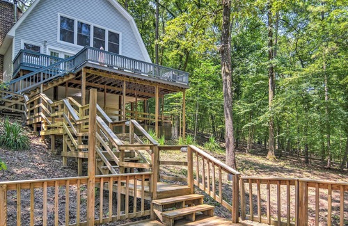 Jones Mills House | 'Mallard’s Rest' Waterfront Hot Springs Home!