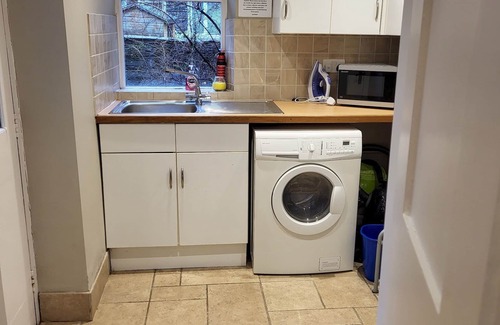 Ambleside House | Malvern, Ambleside - Three Bedroom House, Sleeps 6