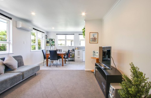 Havelock North House | Mama and Papa's - Havelock North Holiday Home