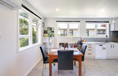 Havelock North House | Mama and Papa's - Havelock North Holiday Home