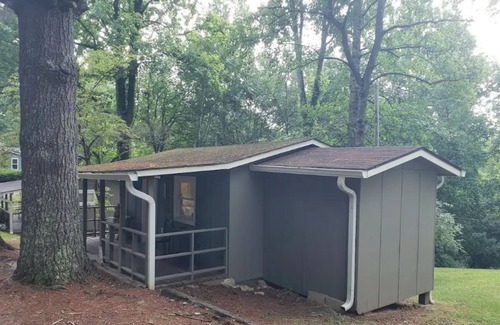 Qualla Cabin | *Mama Bear* Bear-A-Dice CABINS Hot tub firepit BBQ hiking trails near Cassino