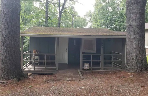 Qualla Cabin | *Mama Bear* Bear-A-Dice CABINS Hot tub firepit BBQ hiking trails near Cassino