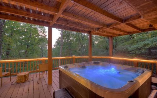 Morganton Villa | Mama Bears Hideaway Mountain views hot tub pet-friendly