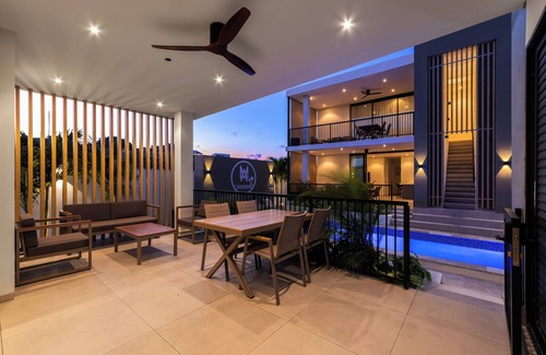 Marie Pampoen Apartment | Mambo Apartments! Modern luxury apartments, 750m from Mambo Beach beach!