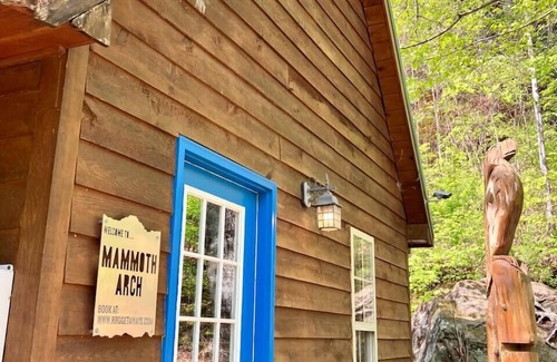 Stanton Cabin | Mammoth Arch Cabin, Hot Tub | RRG
