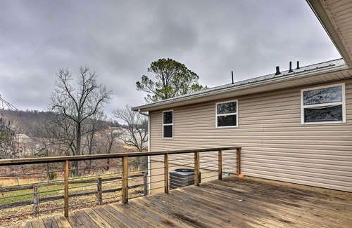 Hardy House | Mammoth Spring Home < 5 Mi to Saddler Falls!
