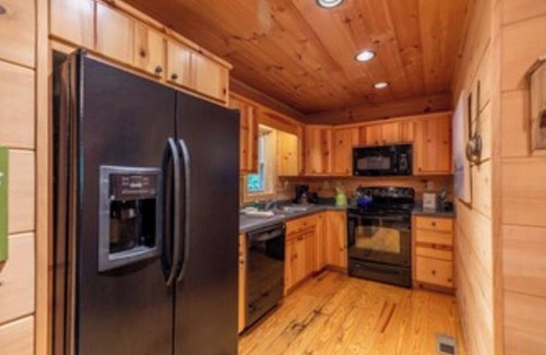 Valle Crucis Cabin | Mams Refuge at Heritage Hill