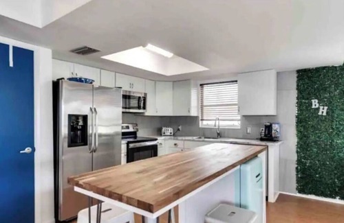Stuart House | Manatee Pocket! 3 Bedrooms 1 Bathroom. Right on the water!