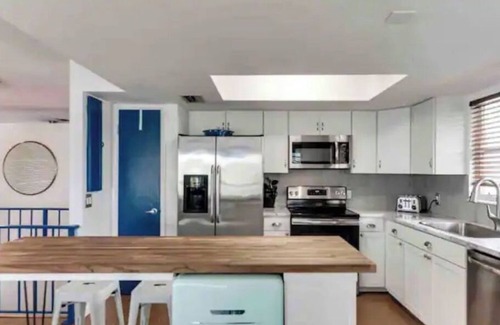 Stuart House | Manatee Pocket! 3 Bedrooms 1 Bathroom. Right on the water!