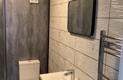 Broadheath Apartment | Manchester Airport House