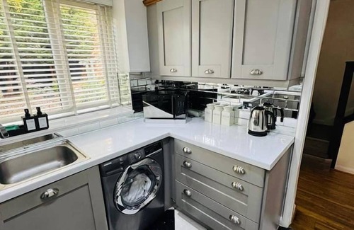 Salford House | Manchester City Centre - Hot Tub