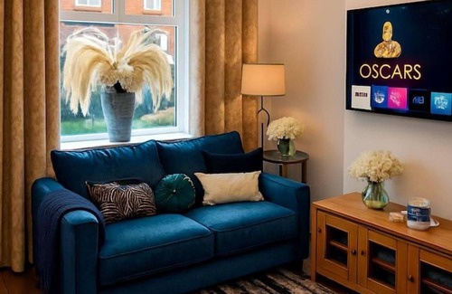 Droylsden House | Manchester Hideaway on Shrewsbury Road
