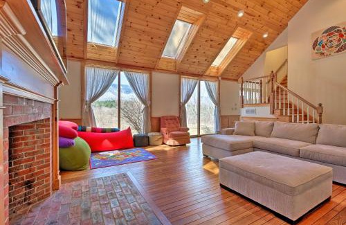 Manchester Center House | Manchester Home on 40 Acres with Game Room and Deck!