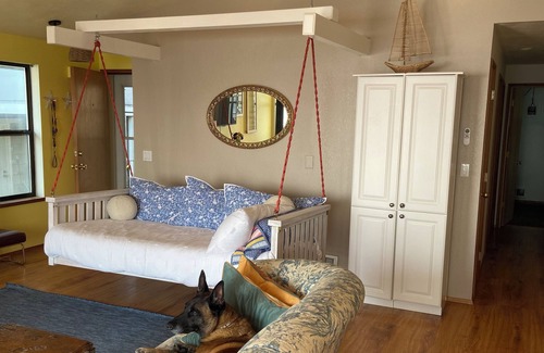 Manchester House | Manchester House. Beachfront Cottage on the Puget Sound.