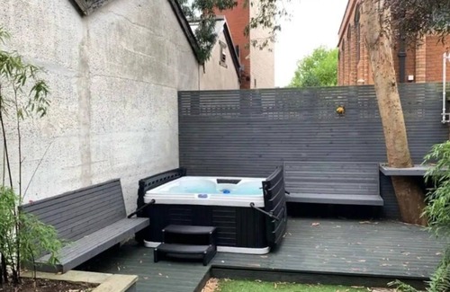Salford House | Manchesters Ultimate House - Hot tub - Sleeps 23!