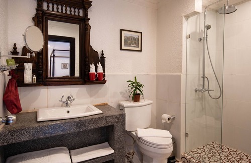 Sangkat Sla Kram Hotel | Mane Colonial Classic