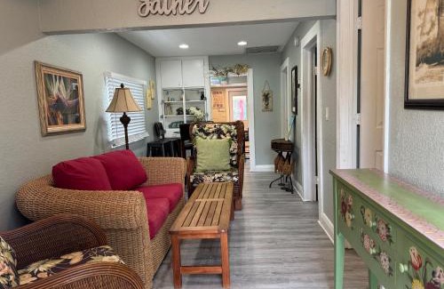 Lake Worth House | Mango Beach 3 Bedroom House Fenced Backyard Patio Grill Firepit Centrally Located