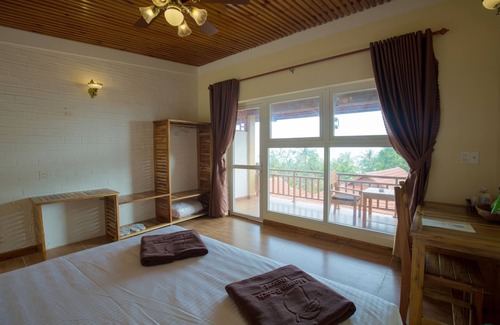 Ham Ninh Hotel | Mango Beach Resort
