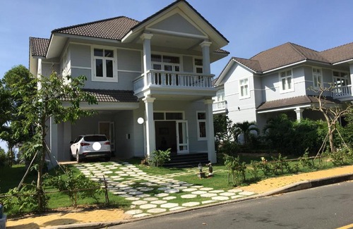 Phu Hai Beach Villa | Mango Villa