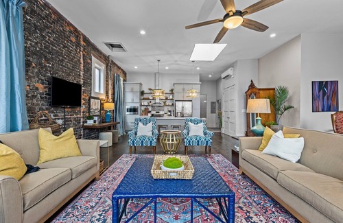 Washington Apartment | Manifest Loft 1- downtown historic Washington NC
