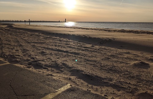 Manistee House | Manistee House-Great Location, close to downtown and the beach