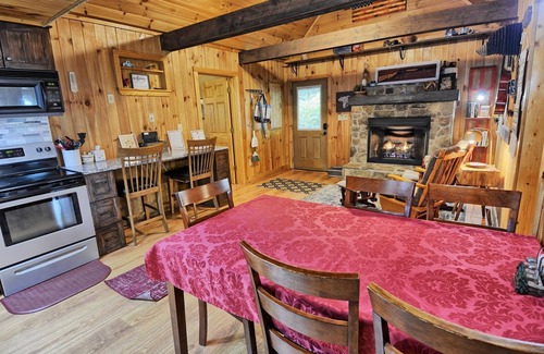 Fleetwood Cabin | Manna Cabin-Open for Bookings! Private, Hot Tub, WIFI, Game Room