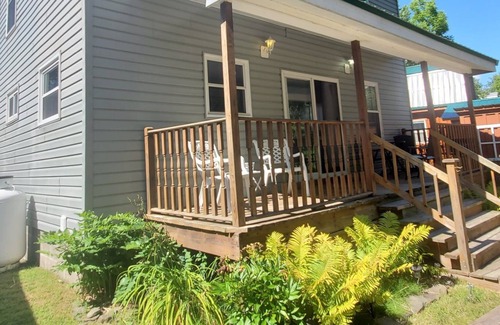 Niobe Cottage | Mannion CHQ Lake House