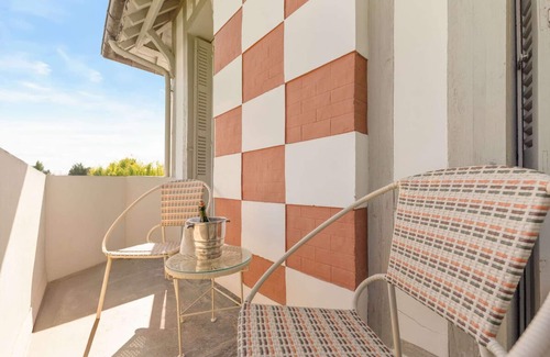 Touques Apartment | Manoir du Vert Galant 6 people accomodation 2 Balconies Fully Furnished CC Deauville