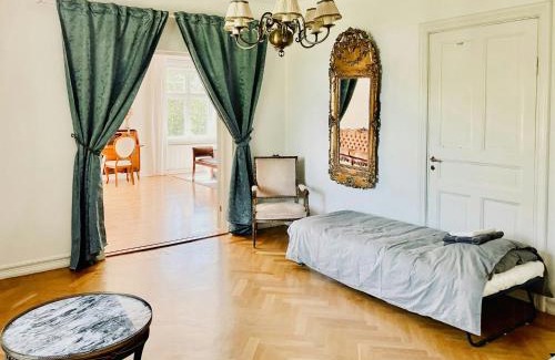 Grillby House | Manor House By Lake Mälaren Near Stockholm