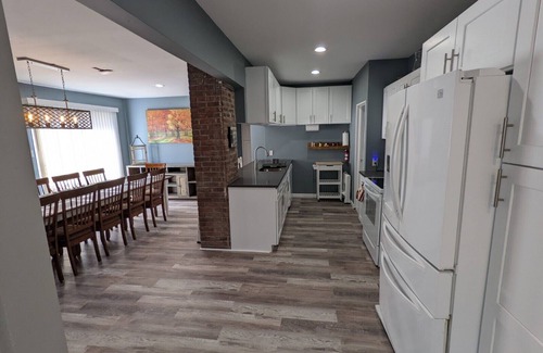 Parksville House | Manor house renovated with rustic charm