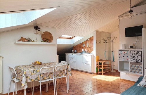 San Terenzo Apartment | Mansard studio: Sea-5 Terre-trekking-excursions.