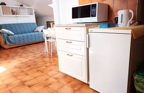 San Terenzo Apartment | Mansard studio: Sea-5 Terre-trekking-excursions.