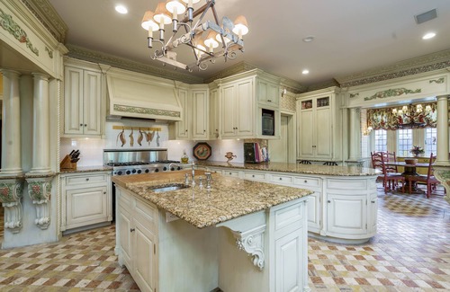 Fall River Villa | Mansion at the Highlands