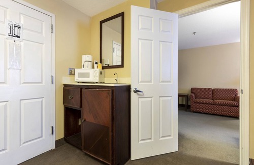 Springfield Hotel | Mansion View Inn and Suite