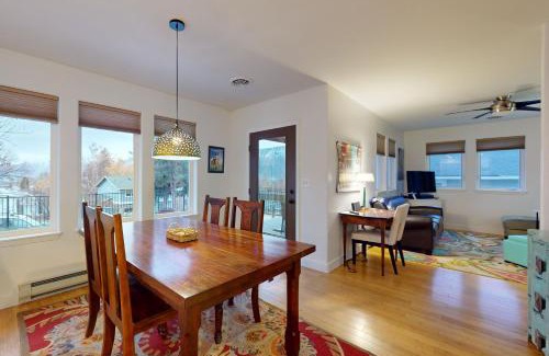Manson House | Manson Hideaway