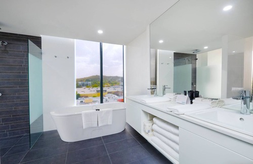 Albury Hotel | Mantra Albury Hotel