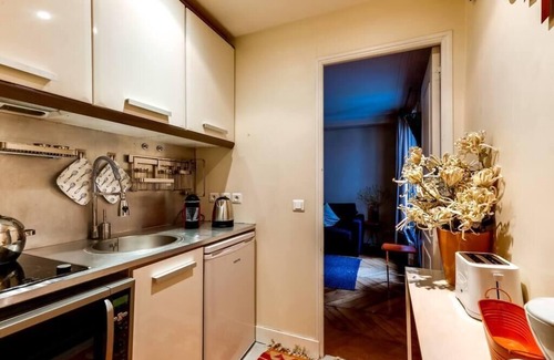 Saint-Thomas-d'Aquin Apartment | Manu apartment Paris