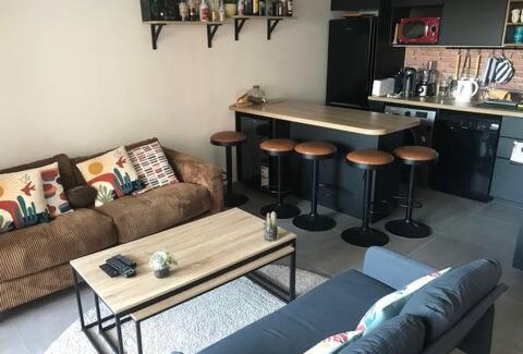 Saint-Barnabe Apartment | Manu's appartment
