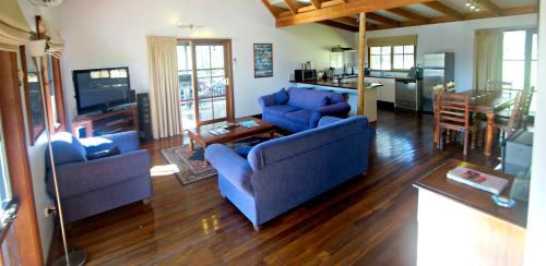 Lovedale Cabin | Manzanilla Ridge