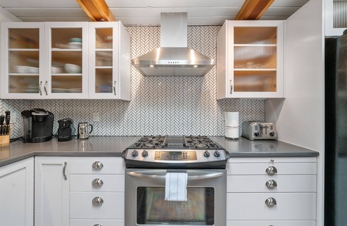 Manzanita House | Manzanita Updated Dog Friendly 5 Min Walk to Beach, Office great for remotework!