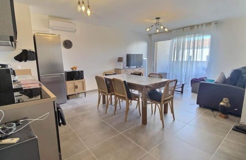 Vias Apartment | Maona - spacious and modern apartment