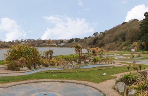 Maenporth Cottage | Maple