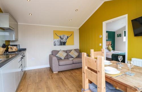 Swadlincote House | Maple