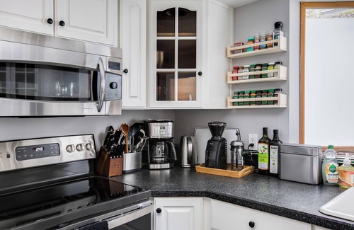 Seattle House | Maple Leaf Craftsman w/Private Hot Tub, AC, Fenced Yard & Walkable Dining