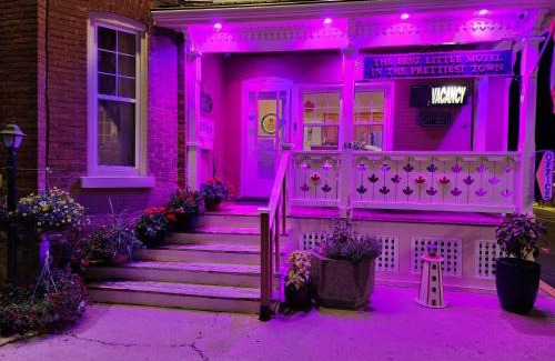 Goderich Hotel | Maple Leaf Motel