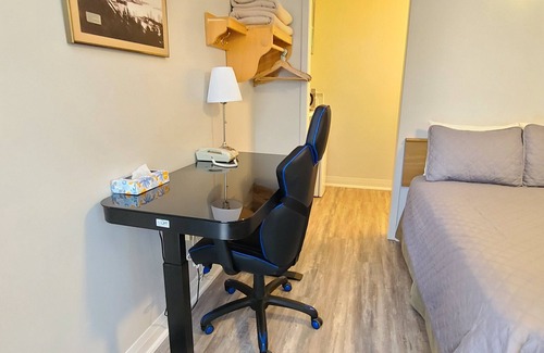 Goderich Hotel | Maple Leaf Motel