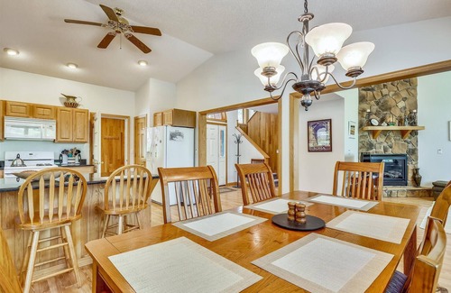 Timberline House | Maple Lodge Beautiful contemporary home right in the middle of hiker heaven!