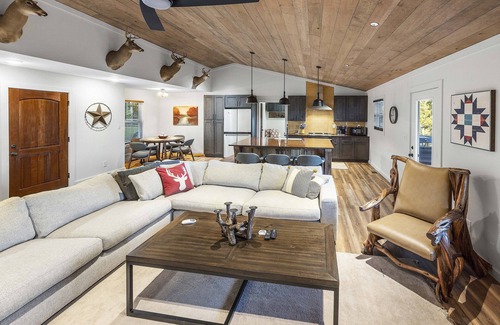 Elgin Cabin | Maple Ridge - Ridge Road Scenic Cabins - Brimstone Recreation and Big South Fork