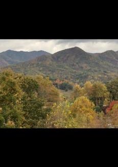 Lackey Hill Villa | Maple Street Overlook